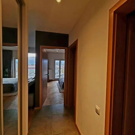 Apartment View Free Parking